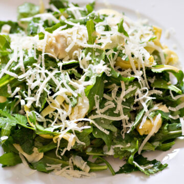 Salat aus Artischocken und Rucola