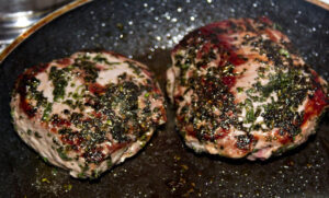 Lamm scharf angebraten