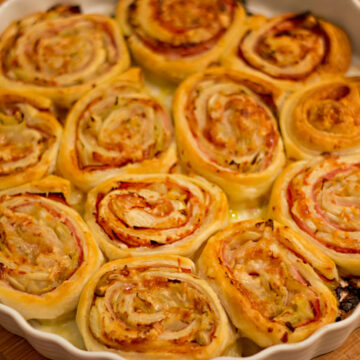 Chicorée und Schinken in Blätterteig-Rosen