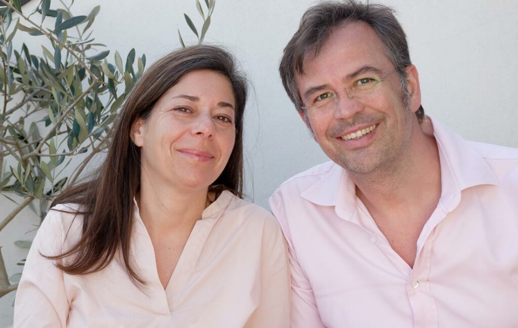 Ein gemeinsames Portraitfoto der Kochbuchautoren Daniela und Felix Partenzi
