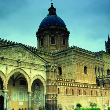 Teilansicht der Kathedrale Maria Santissima Assunta in Palermo