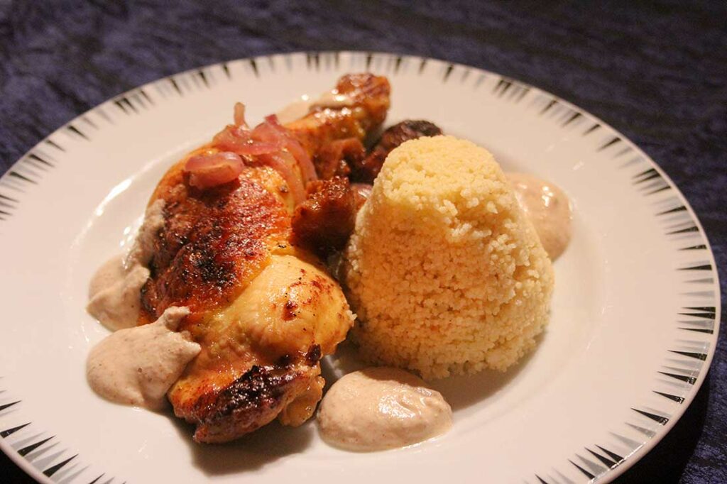Marokkanisches Hähnchen mit Feigen und Mandelsauce an Couscous | Rezept