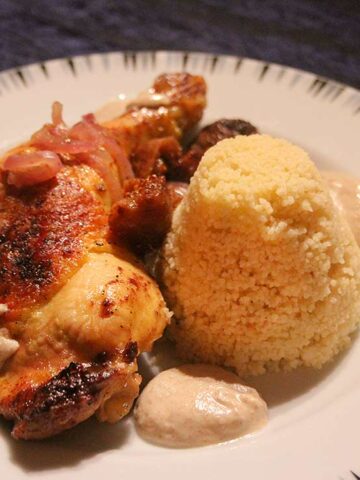 Marokkanisches Hähnchen mit Feigen und Mandelsauce an Couscous