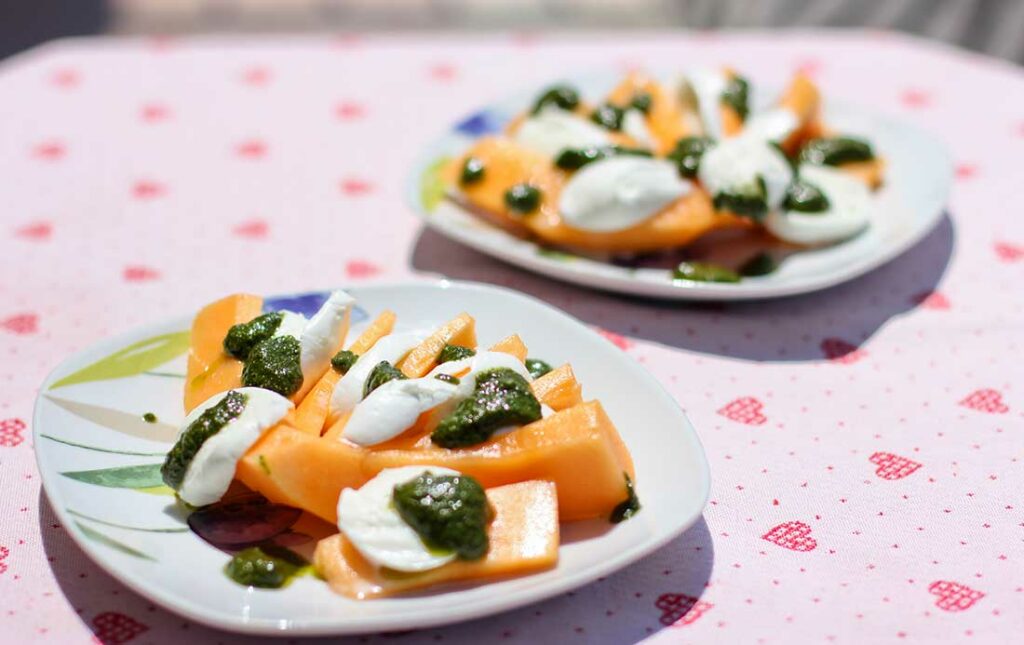 Melone mit Mozzarella und selbst gemachtem Pesto | Rezept | Sommer ...