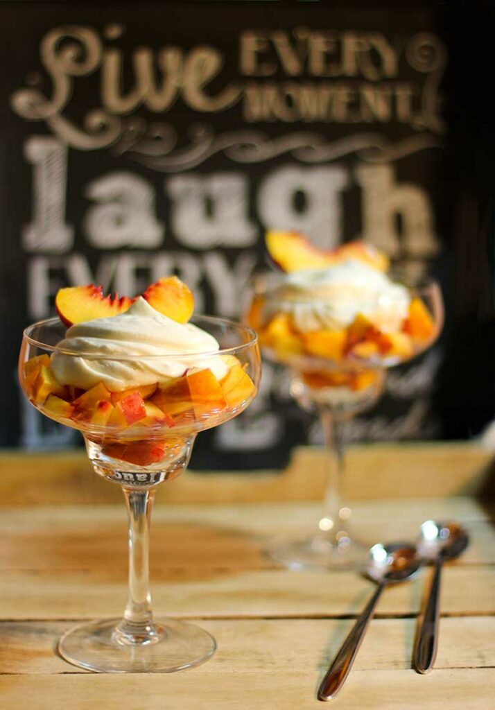 Sommer-Dessert: Mascarponecreme mit Pfirsichen | Rezept