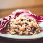 Risotto mit Radicchio auf einem Teller
