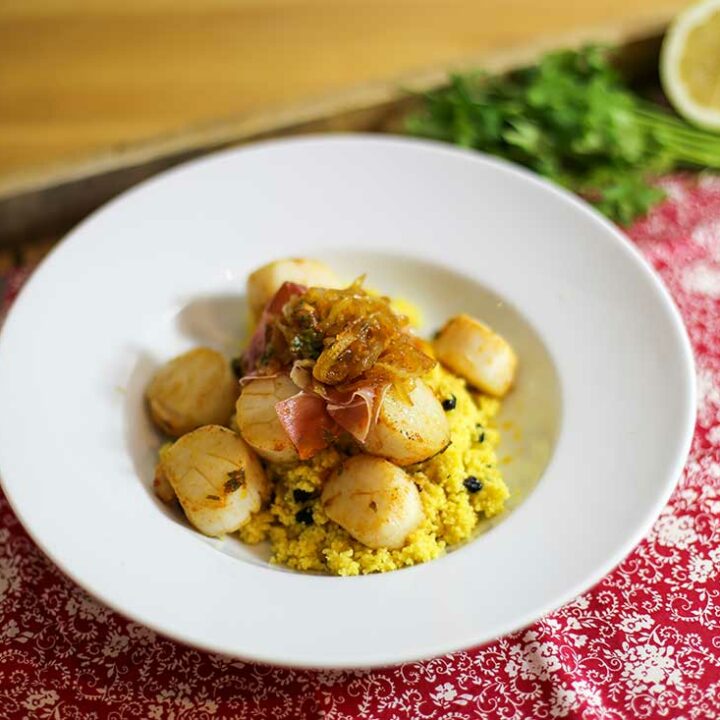 Marokkanisches Hähnchen mit Feigen und Mandelsauce an Couscous | Rezept