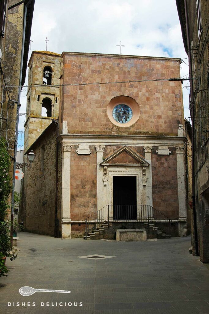 Foto der Kirche Santa Maria e San Rocco in Pitigliano.