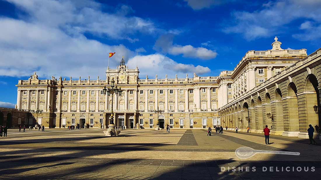 Foto vom Innenhof des Palacio Real
