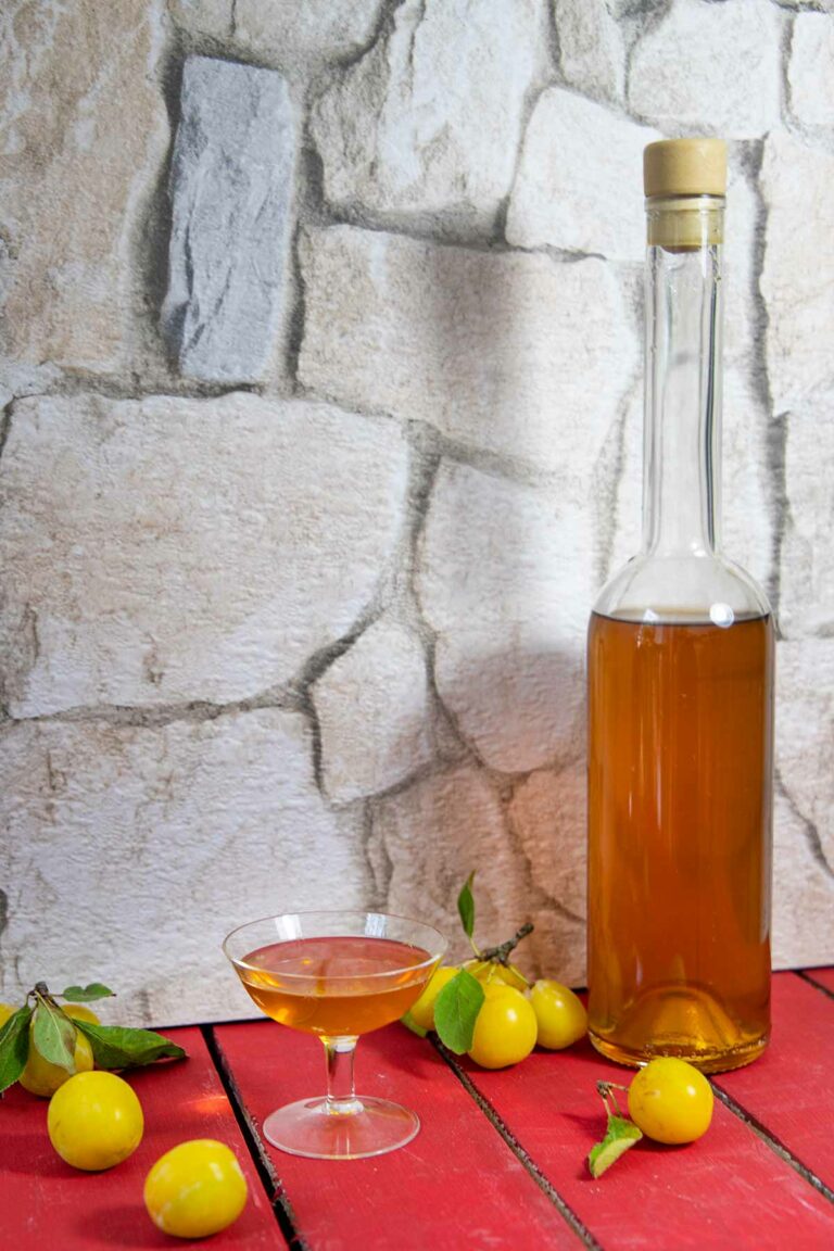 Mirabellenlikör ansetzen – so geht‘s | Dishes Delicious Mirabellenlikör ansetzen – so geht‘s | Dishes Delicious